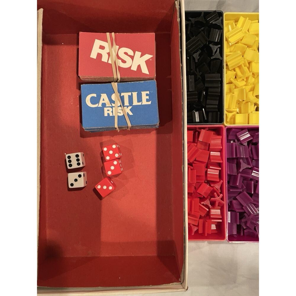 Vtg Castle Risk Risk 2 In 1 Board Game - Picture 12 of 12